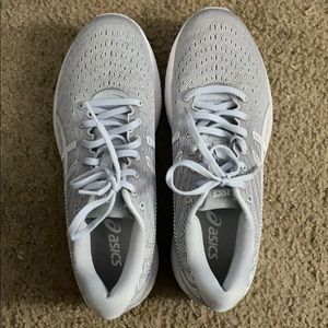 ASICS Women’s Gel-Cumulus 22 NWOT
